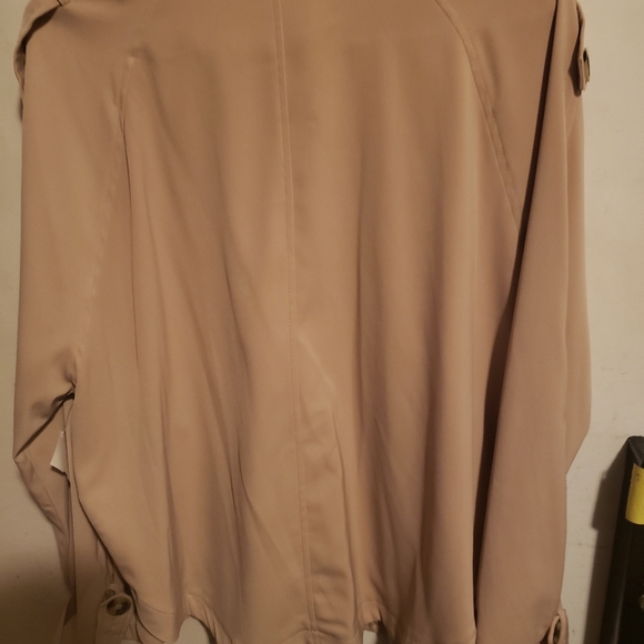 Trench style top - Picture 2 of 2